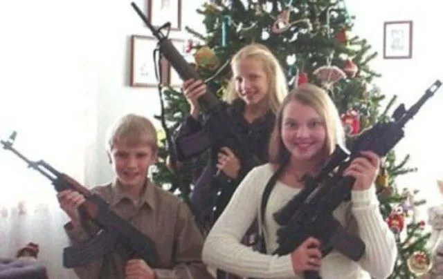christmas-card-american-family-guns-american-family-american.webp