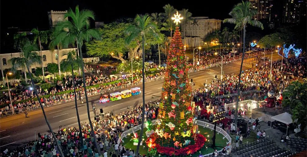Christmas-in-Hawaii-Holiday-Street-Parade-in-Oahu.webp