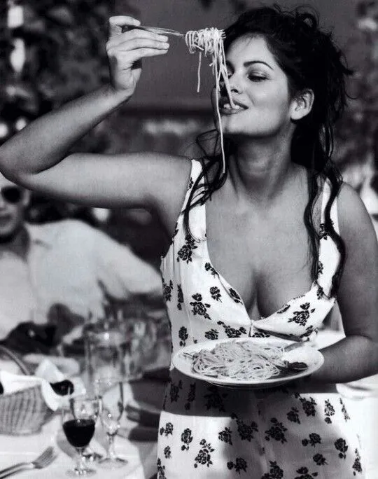 Claudia+Cardinale+pasta.webp