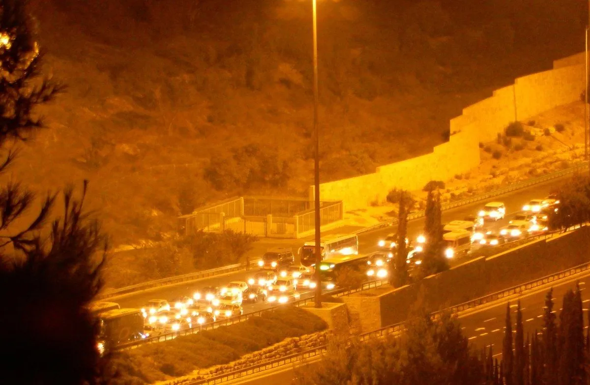 CO947ZQXAAEB7YJ.webp