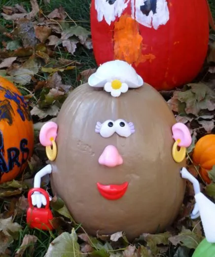 color aut mrs pumpkin head.webp