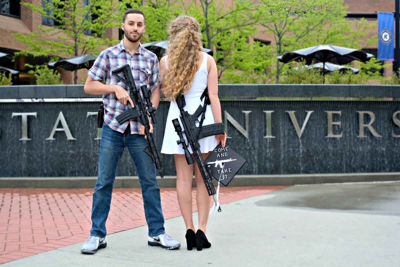 DdXoq9bXkAArgcA.jpg large.webp