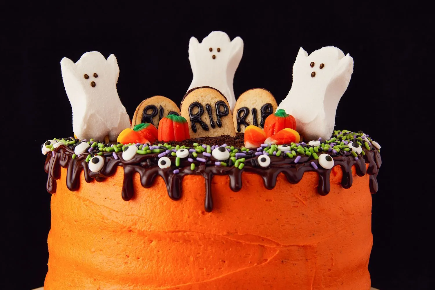 delish-halloween-cake-horizontal-1539895591.webp