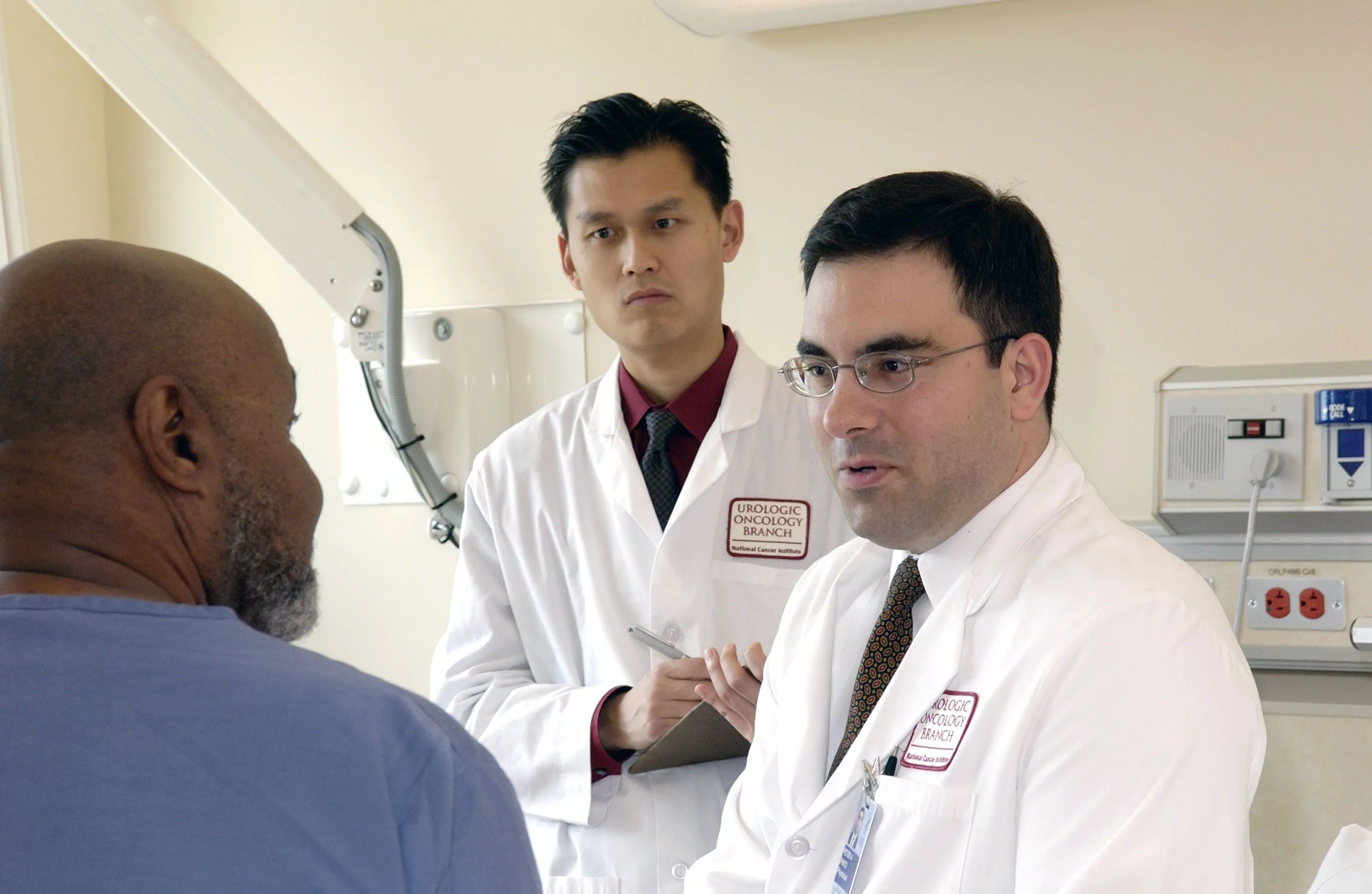 Doctor_consults_with_patient_(4).webp