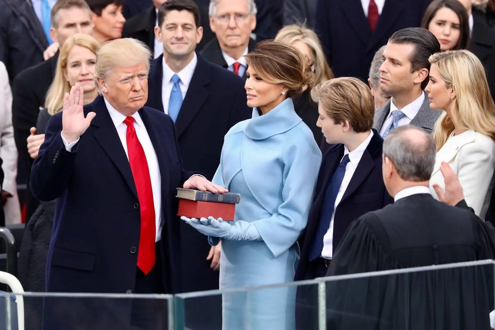 Donald_Trump_swearing_in_ceremony.webp