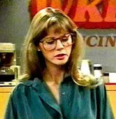 e44af17b4467c35cb133d1656b487cf9--jan-smithers-big-glasses.webp
