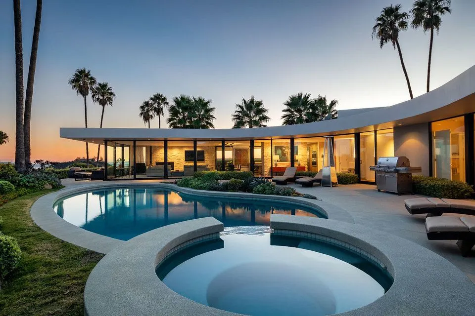 elon-musk-brentwood-house-1-thumb-960xauto-96269.webp