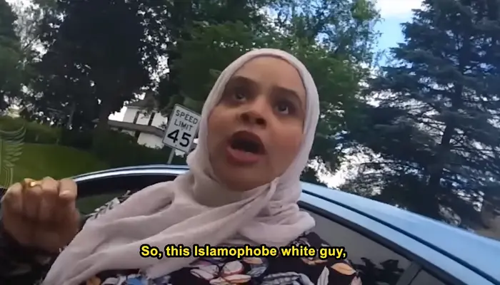 entitled-Illinois-Muslim-woman-screenshot-700x400.webp