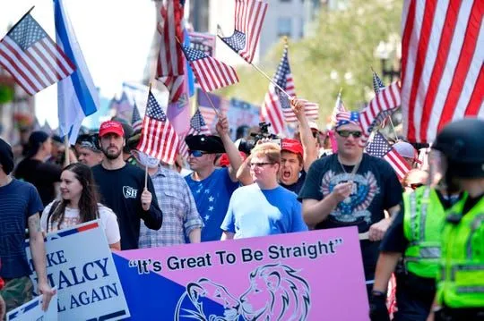 f68b721b-a394-4eb9-a80d-03927055ec62-straight_pride_pardae.webp