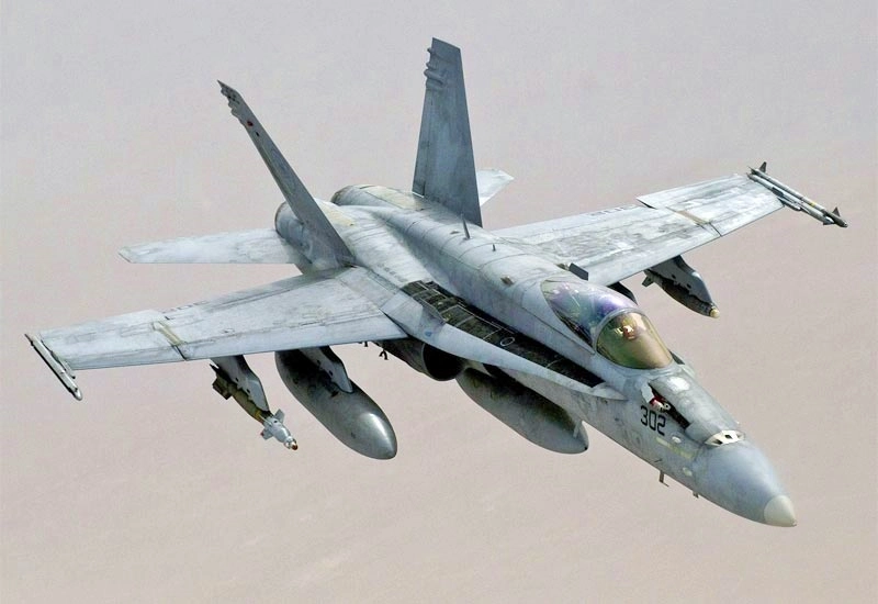 FA-18C_desert_refueling.webp