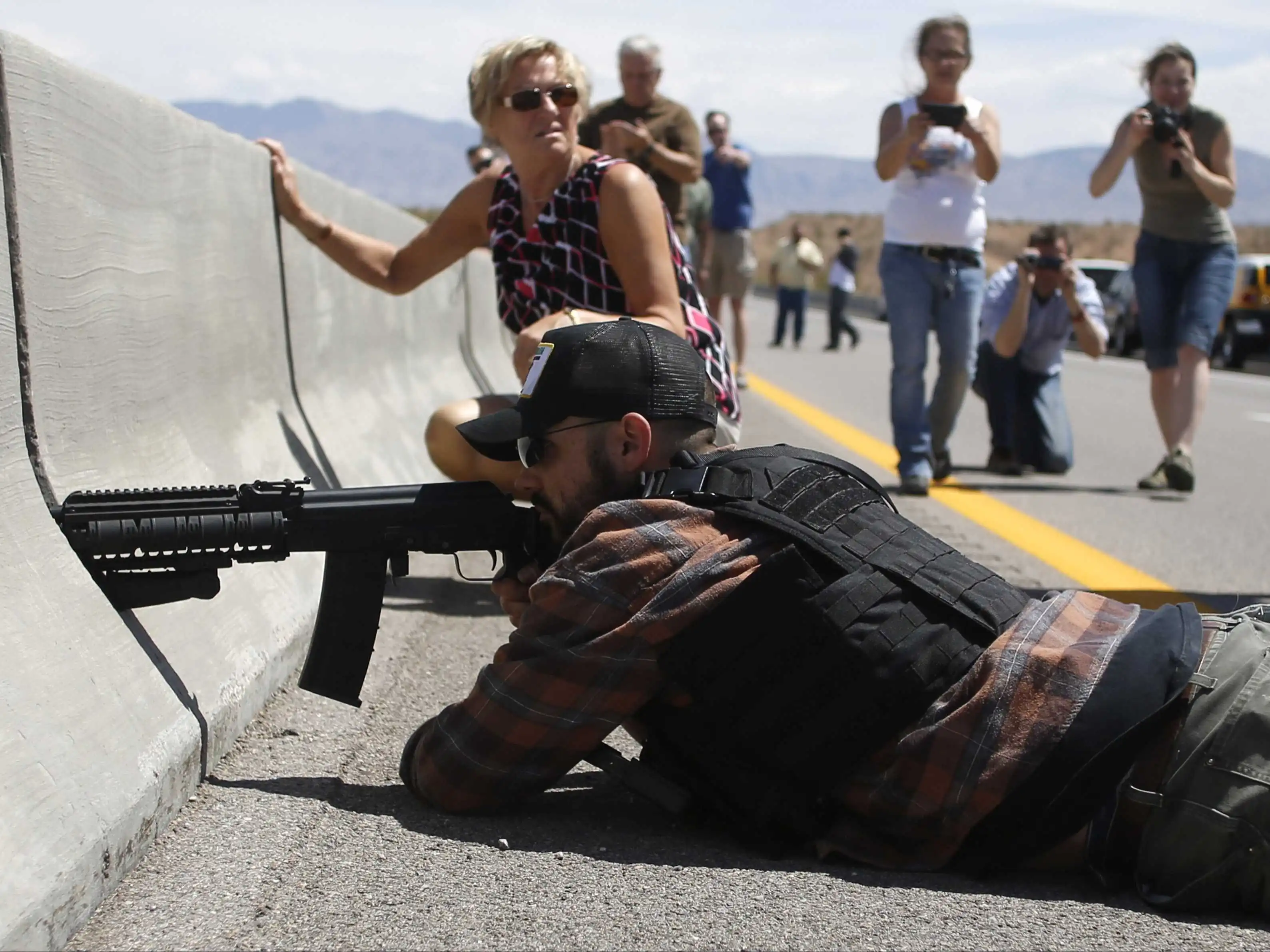 fbi-investigates-cliven-bundy-supporters-who-allegedly-pointed-guns-at-federal-officers.webp