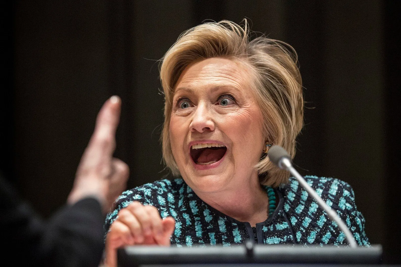 Funny-Hillary-Clinton-Jokes.webp