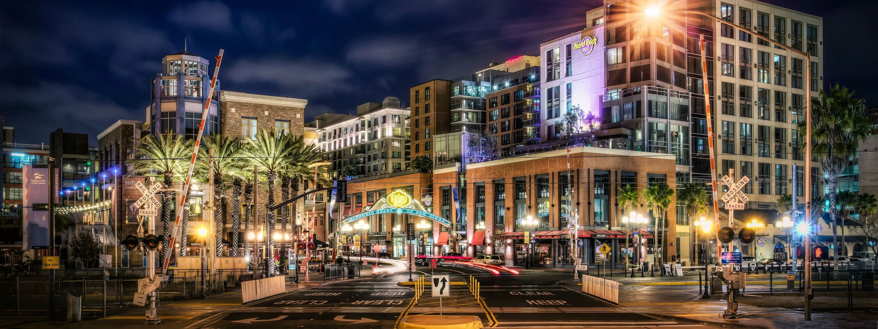 gaslamp_quarter_neighborhood_in_san_diego_2880x1080.webp