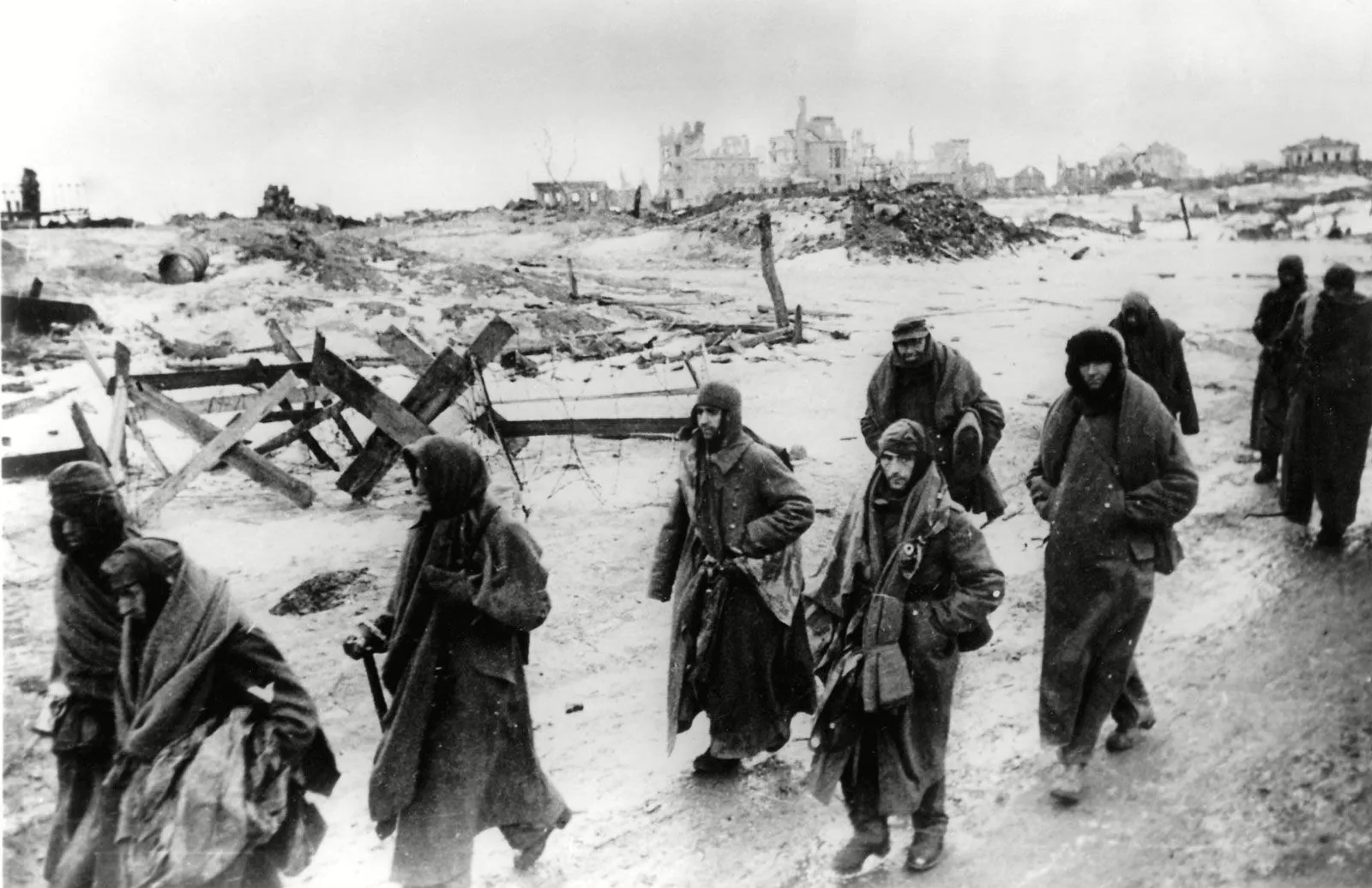 German-soldiers-Battle-of-Stalingrad-January-1943.webp