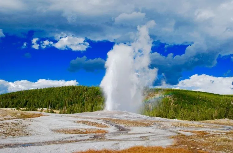 geyser-Yellowstone-1024-x-685-759x500.webp
