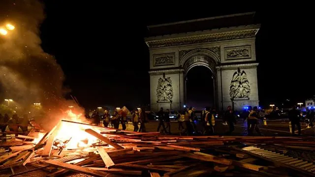 GlobalWarmingBS-France-gas-protest.webp