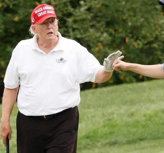 goofy trump 4.webp