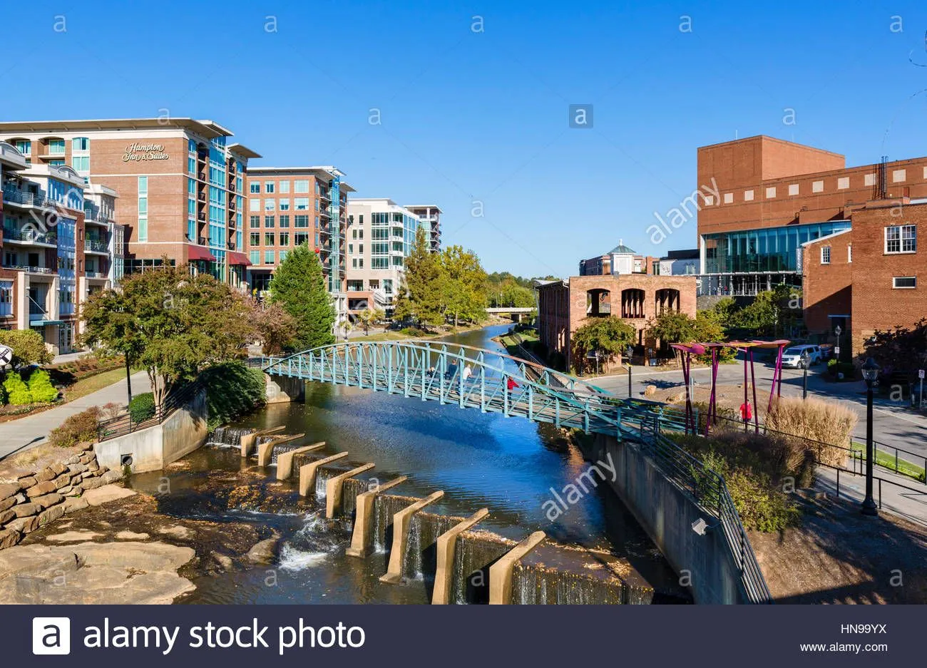 greenville-south-carolina-falls-park-on-the-reedy-river-from-the-main-HN99YX.webp