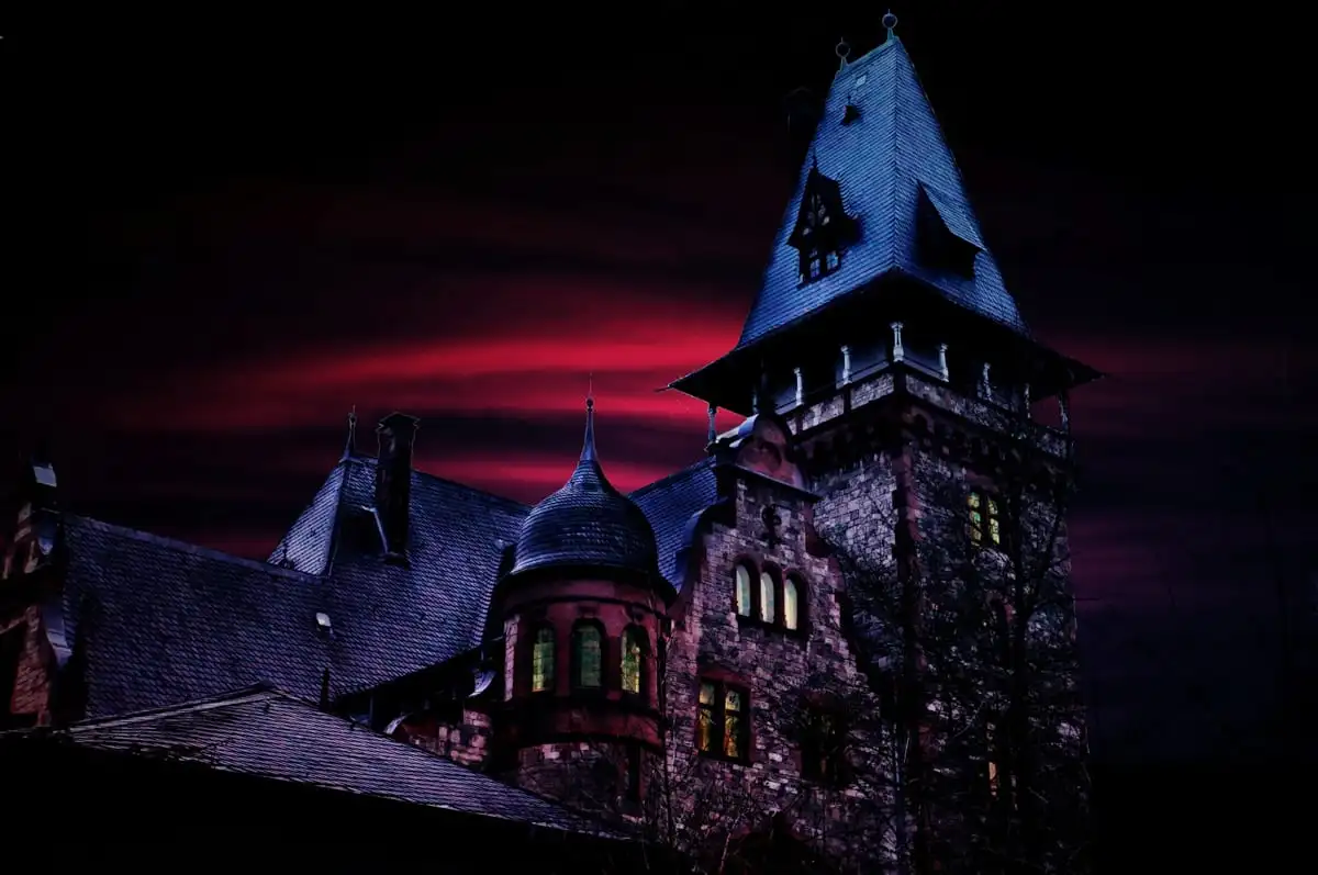 halloween-haunted-house-haunted-attractions-4.webp