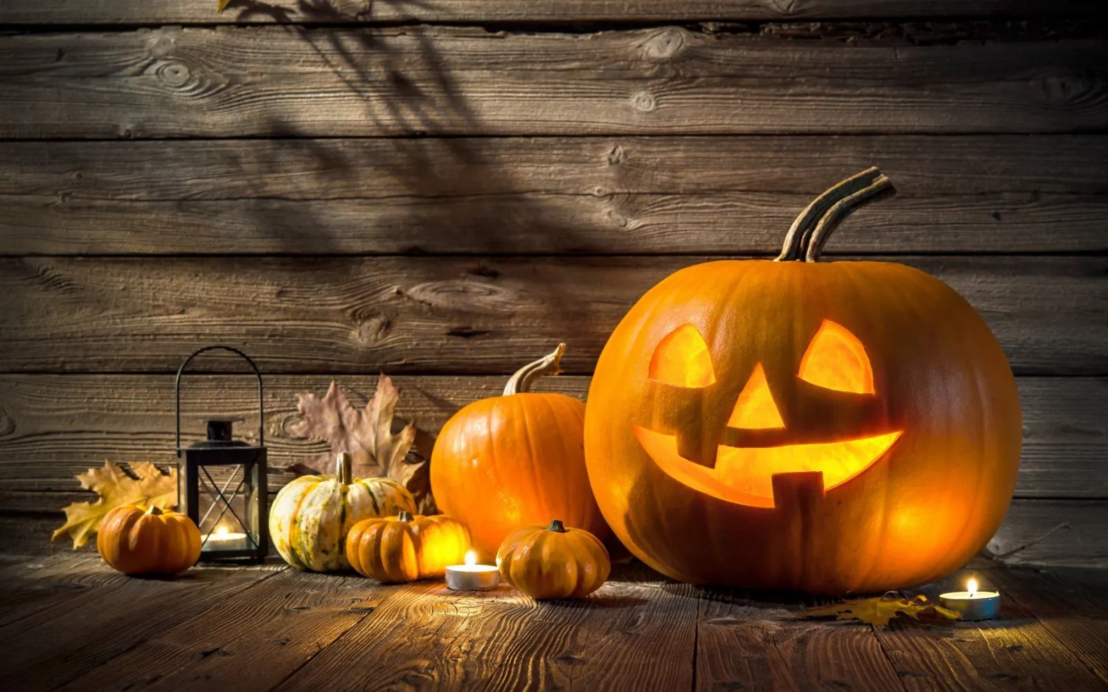halloween-scene_alexanderrathsss.webp
