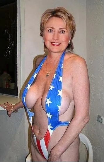 Hillary bikini.webp