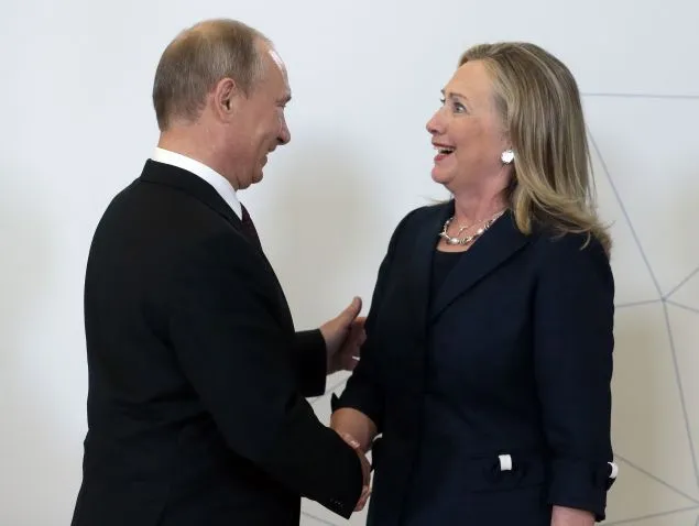 HILLARY+CLINTON+VLADIMIR+PUTIN+RUSSIA+COMMUNIST+EMAIL+SERVER+HACK+SPY.jpg