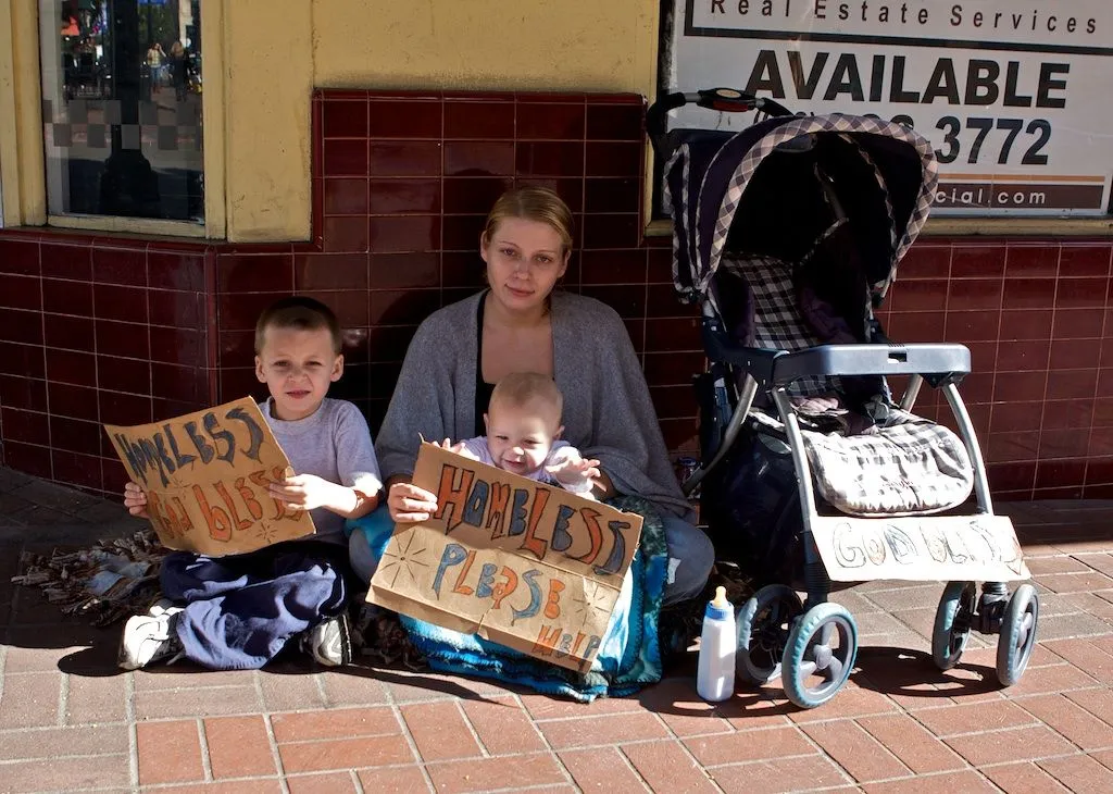 homeless-poor-american-family.jpg
