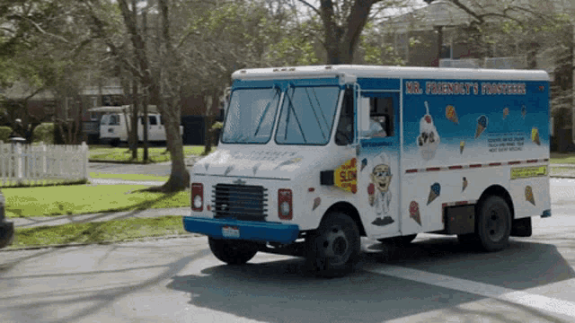 ice-cream-truck-i-scream.gif