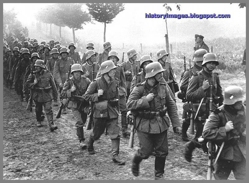 INVASION-POLAND-WW2-SECOND-WORLD-WAR-1939-rare-history-pictures-images-photos-001.webp