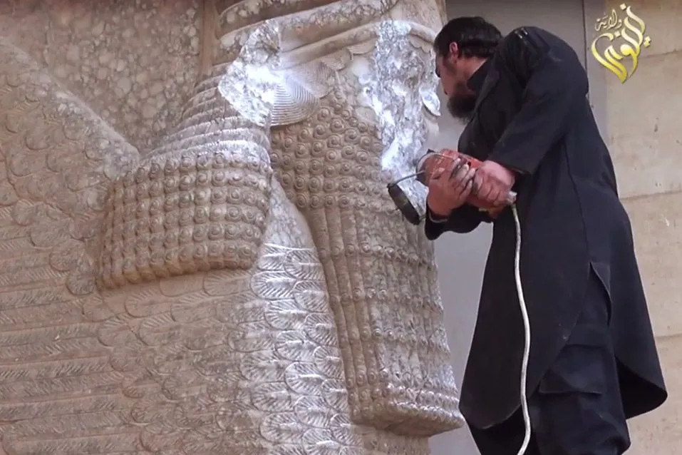 ISIS-Assyrian-statue1.webp