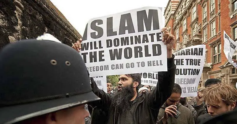 Islamwilldominateprotestersfdfsfbsfsfsfs.webp
