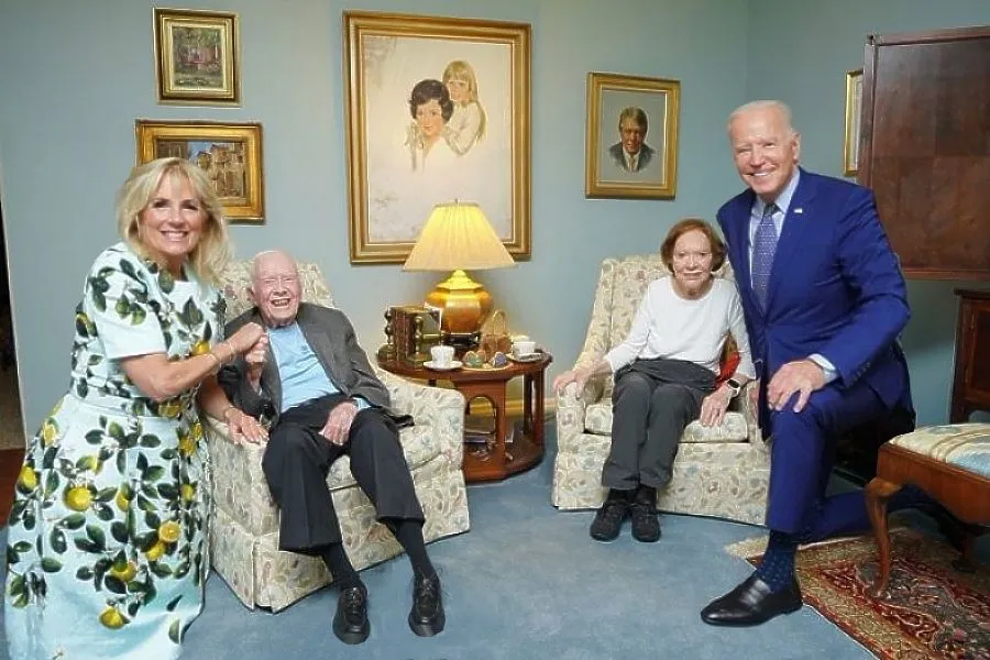 joe-jill-biden-meet-carters.webp