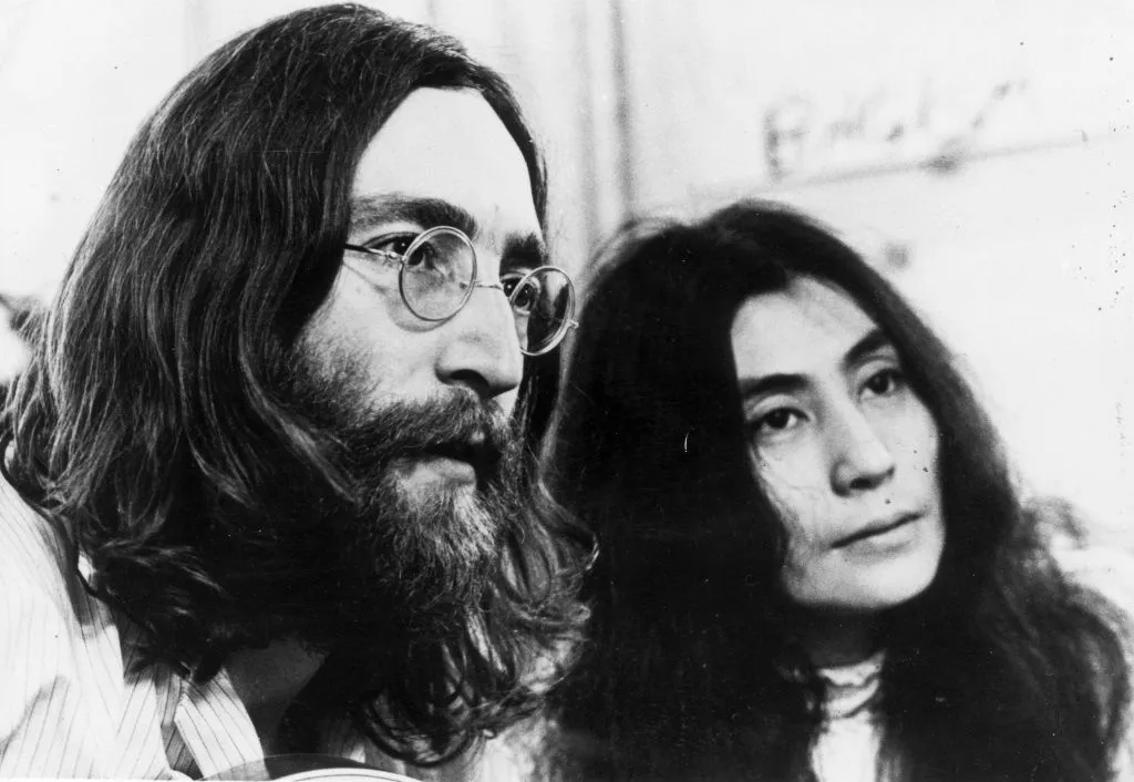 John-Lennon-Yoko-Ono.webp