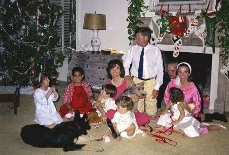 kennedy-family-christmas-palm-beach.webp