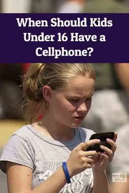 kids-under-16-cellphone.webp