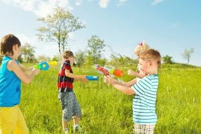 kids-with-water-guns.webp