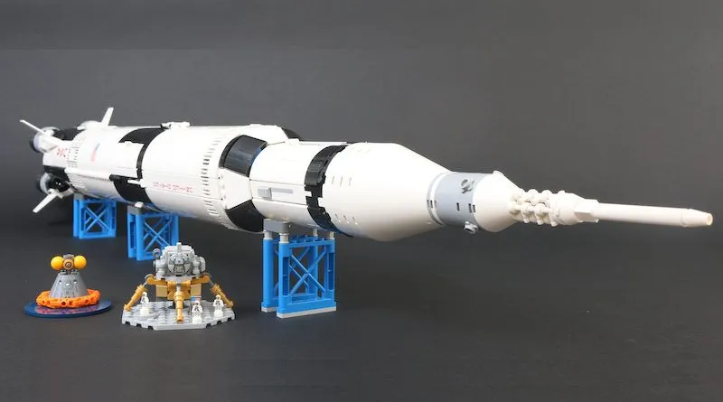 LEGO-Ideas-21309-92176-NASA-Apollo-Saturn-V-review-title-3-800x445.jpg