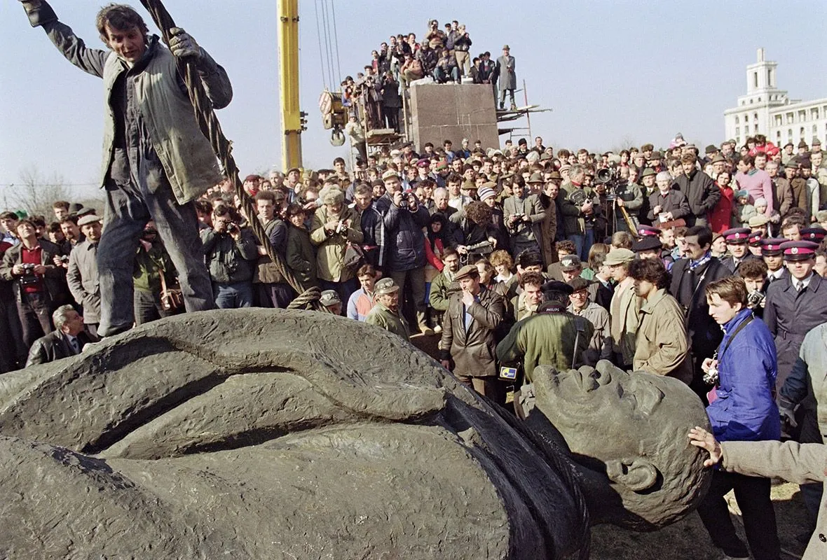 lenin-statue.webp