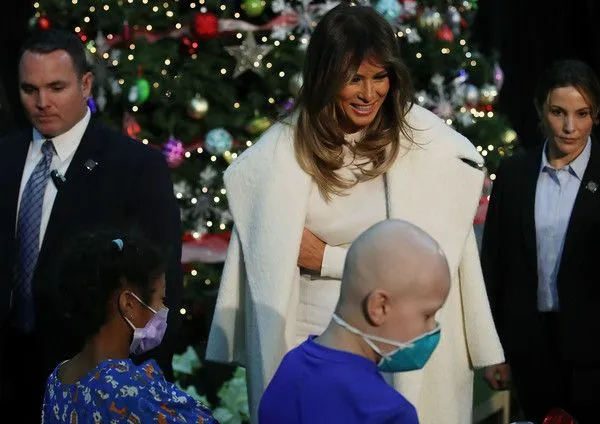 Melania+Trump+Melania+Trump+Reads+Patients+kXZIE6MMJJ_l.webp