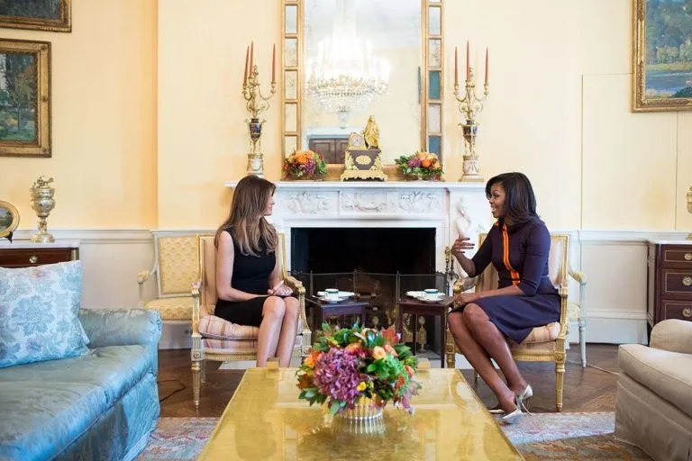 Melania_Trump_with_Michelle_Obama_at_the_White_House-768x512.webp