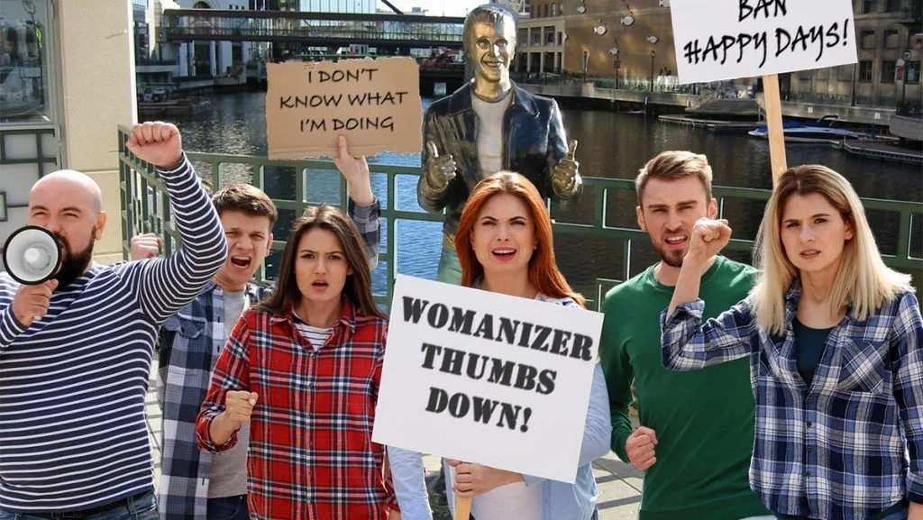 Militant-Leftists-Target-Fonz-Statue-in-Downtown-Milwaukee-1024x577.webp