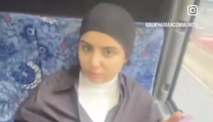 Muslima-on-NY-bus-700x400.webp