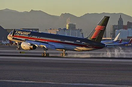 N757AF_at_LAS.jpg