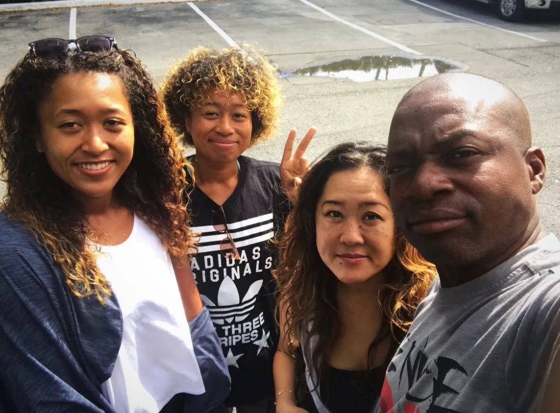 Naomi-Osaka-with-sister-mother-and-father.webp