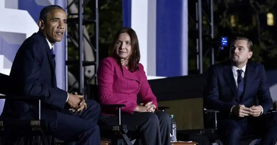 Obama-Dicaprio-913x479.webp