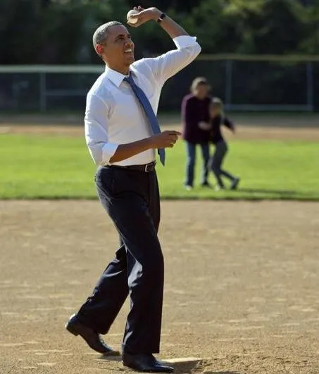 Obama-throws-like-a-girl1.webp