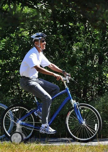 obamatrainingwheelskjshfkjhkcsakfhseiroe.webp