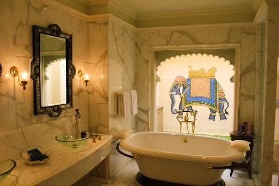 oberoi2.webp