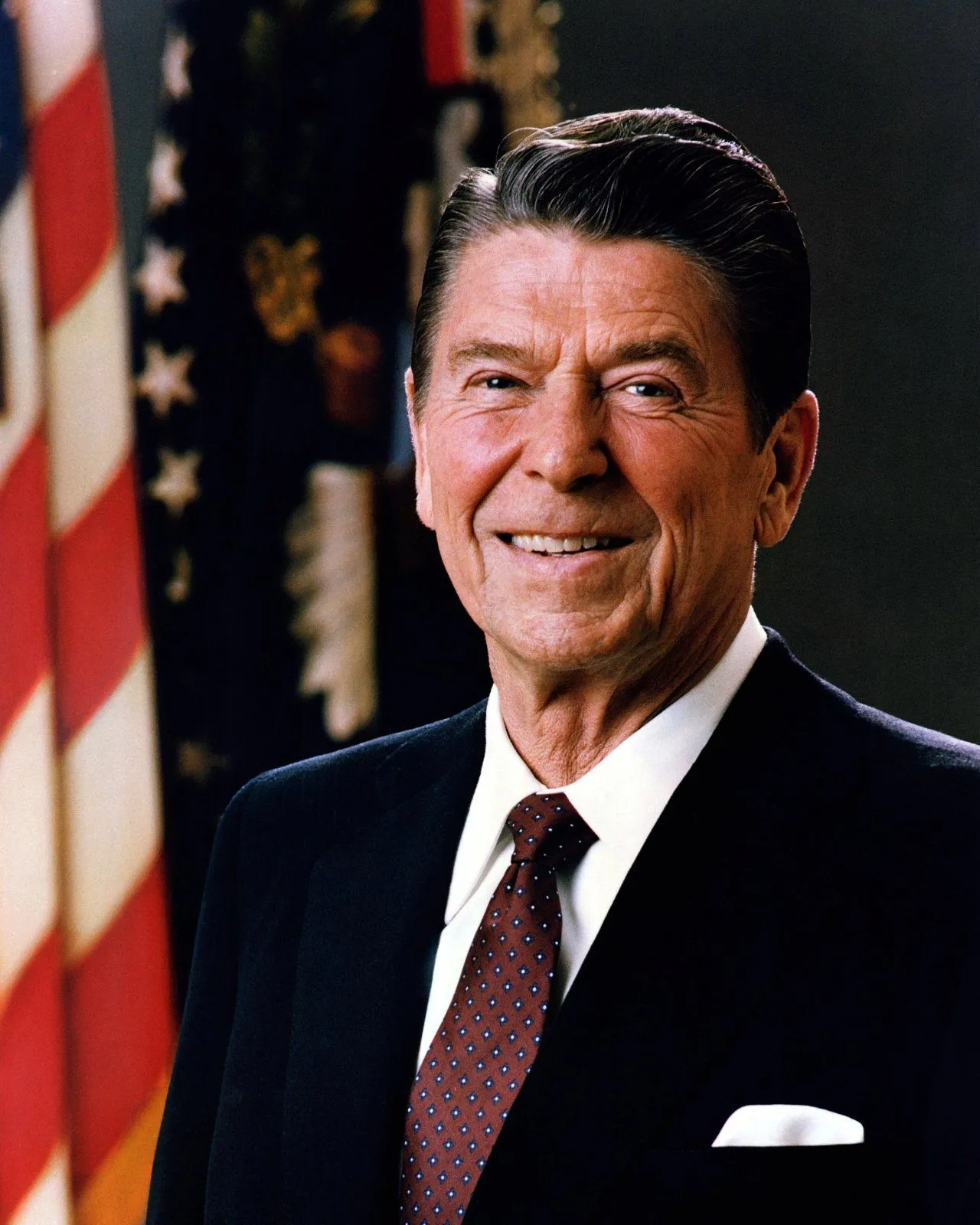 Official_Portrait_of_President_Reagan_1981.webp