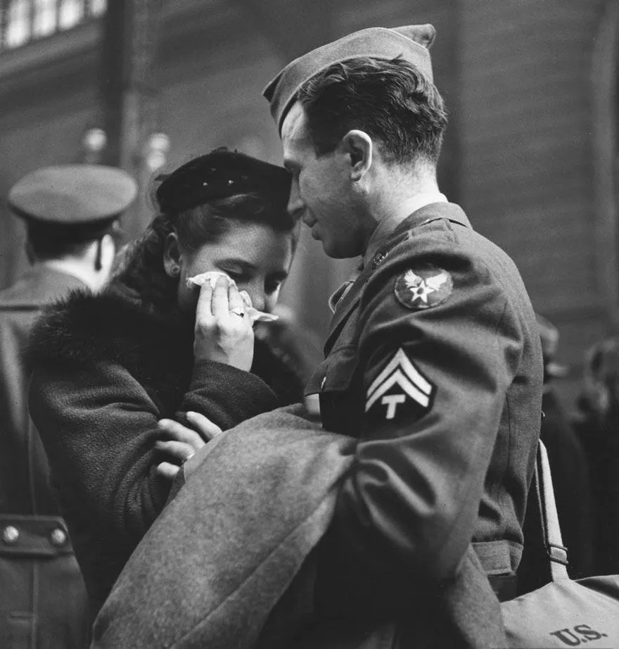 old-photos-vintage-war-couples-love-romance-48.webp